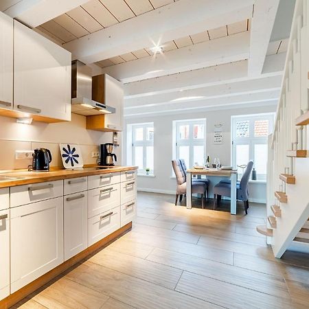 Вілла Haus Am Siel 01, Zentral Mit Eigenem Steg Гретзиль Екстер'єр фото
